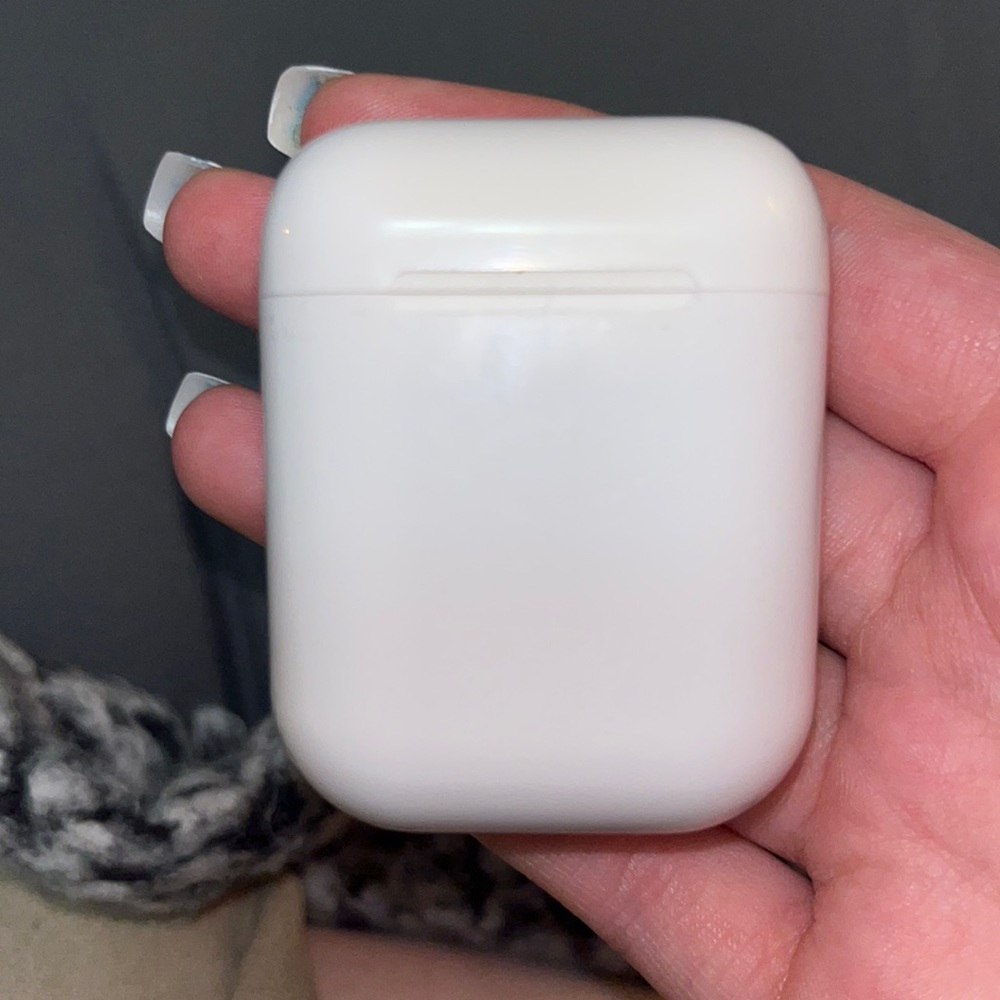 Airpods for sale they are not broken i will provide video proof if needed